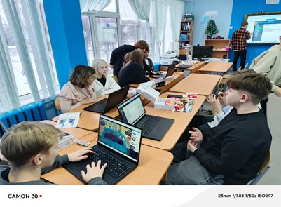 11 декабря 2024 года на базе детского технопарка «Кванториум» МОУ «СОШ №7» г. Железногорска Курской области состоялся мастер-класс по технической направленности «Интеллектуальные робототехнические системы» для школьников 7 классов.